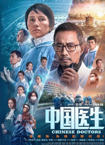 除了性感风，海莉最近又走起了成熟、知性的大女人风格。